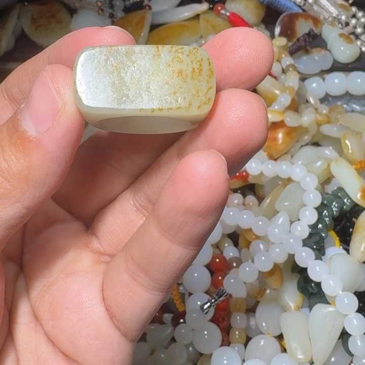 和田玉未镶嵌戒指