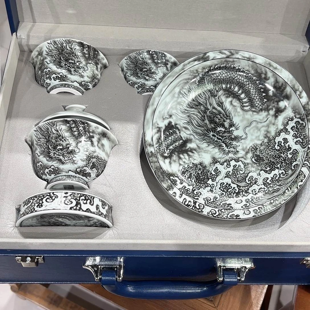 瓷片景德镇瓷器精品陈列