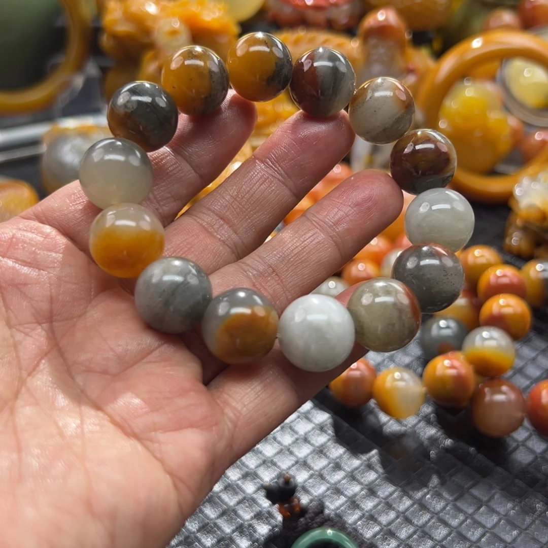 石英质玉未镶嵌颈饰