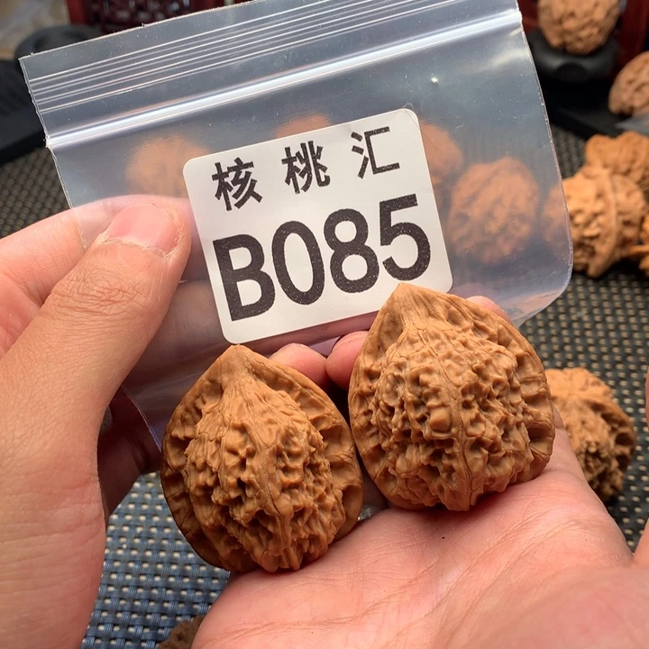 吊坠文玩核桃红狮子