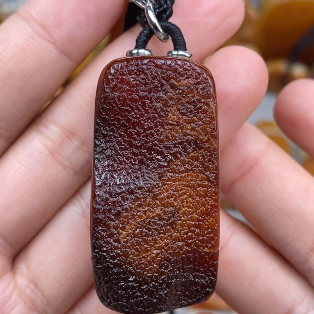 未镶嵌琥珀珠宝奇石