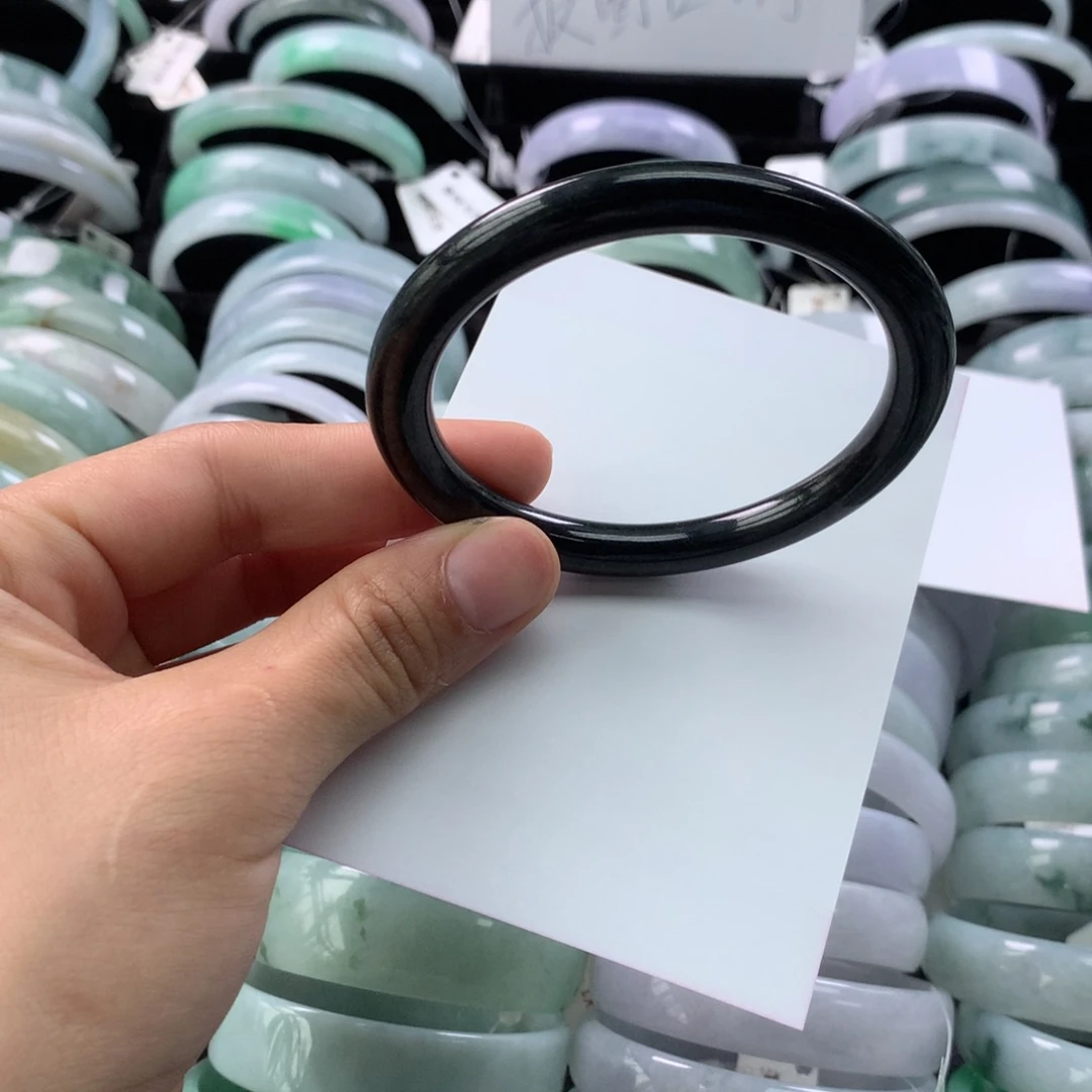 翡翠手镯未镶嵌公主