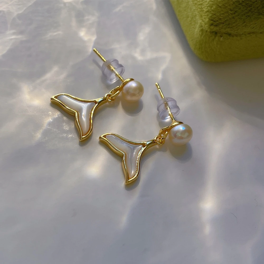 铜合金贝壳耳饰 天然贝壳人鱼款耳钉网红款鱼生有你耳坠