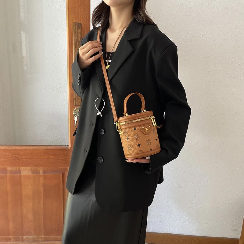 高级感迷你水桶圆柱轻奢女包包新款时尚单肩斜跨手提包【8016-V9】