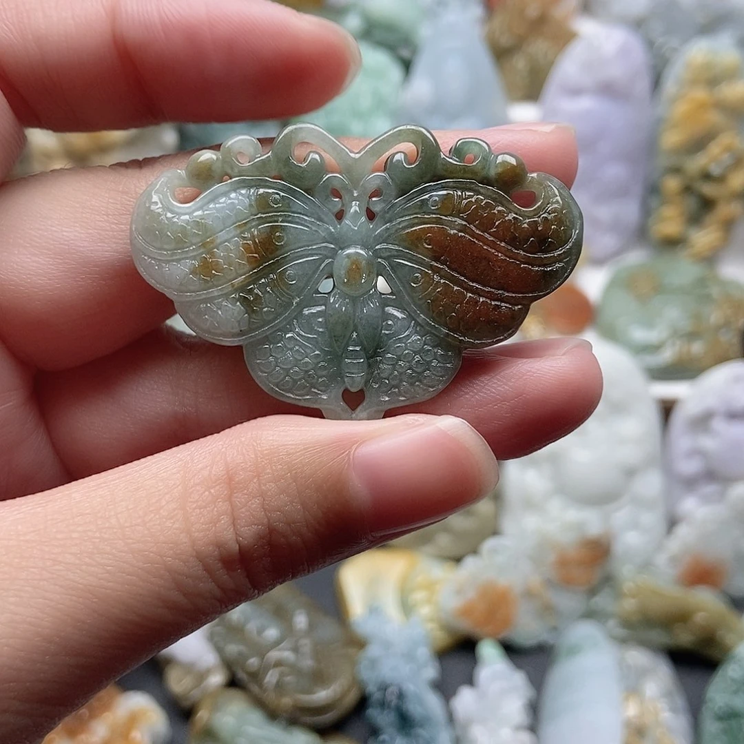 翡翠未镶嵌颈饰翡翠