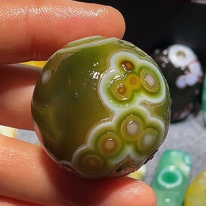 玛瑙/玉髓未镶嵌珠宝奇石