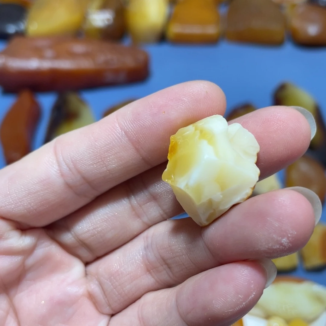 ****镓定制蜜蜡未镶嵌三通