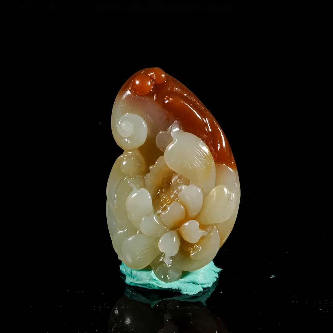 LOT.001和田玉巧雕花卉纹佩/X2852