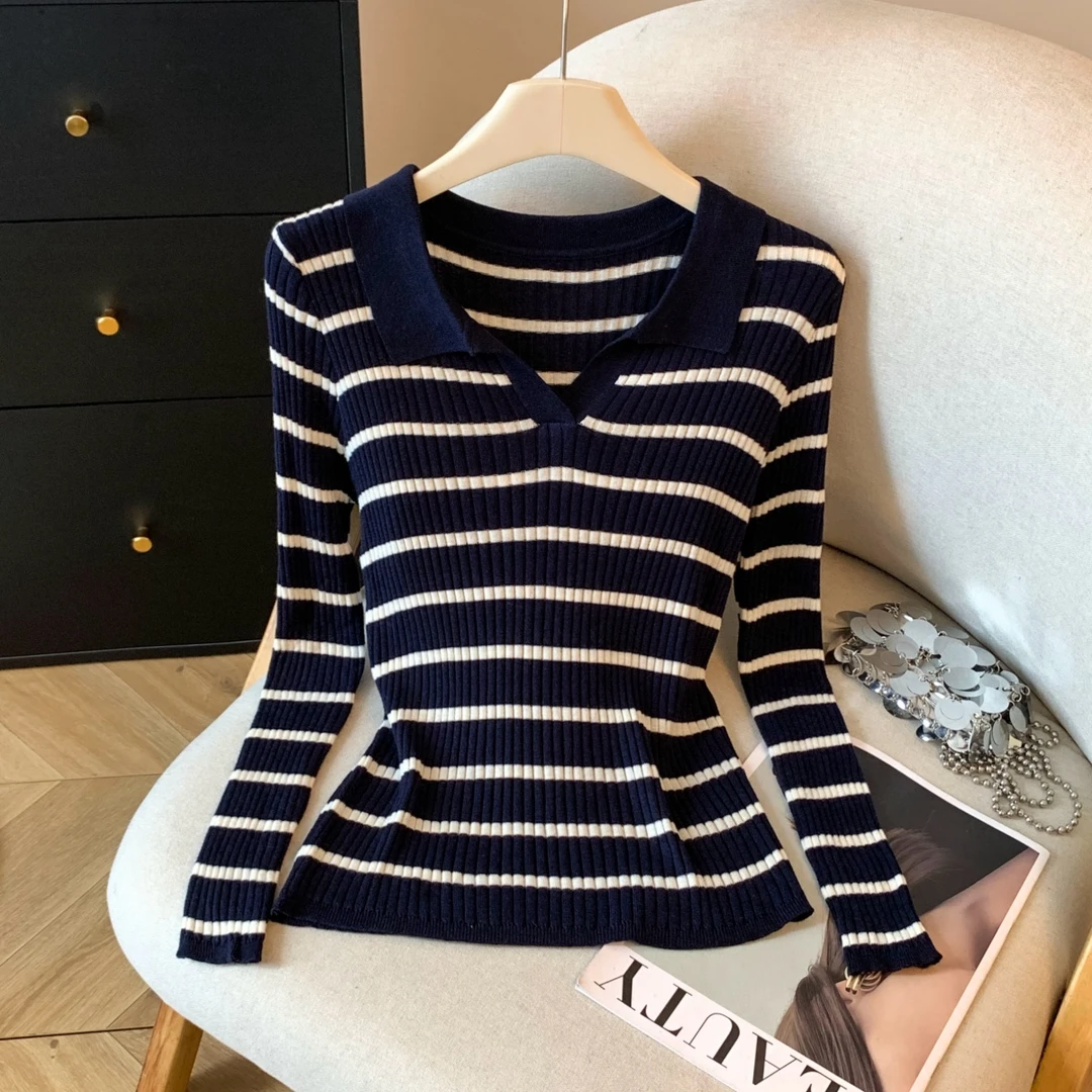 黑色条纹V领针织打底衫女内搭秋季2025年新款设计感小众长袖上衣