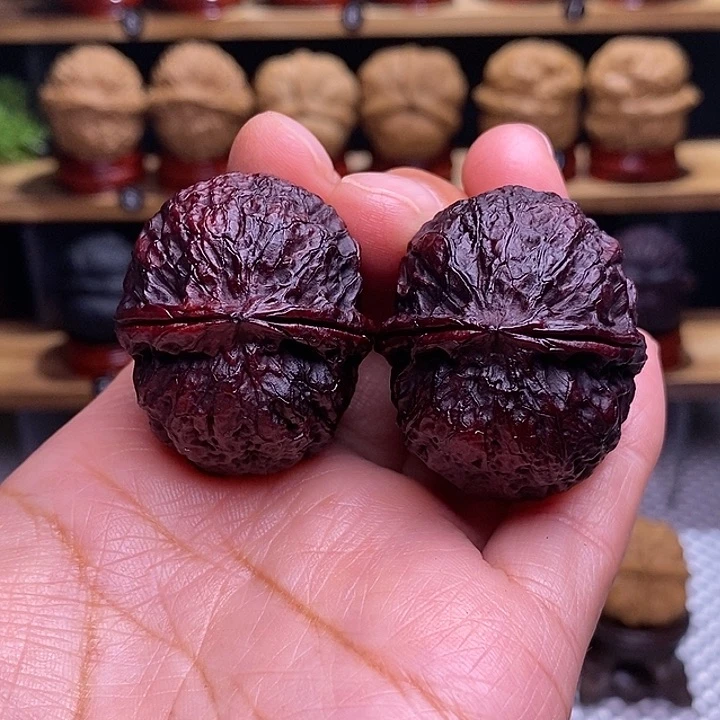 文玩核桃把件二龙戏珠26