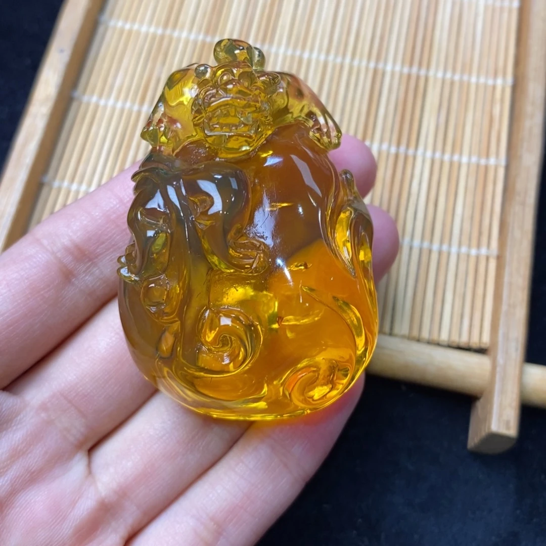 琥珀未镶嵌颈饰28克