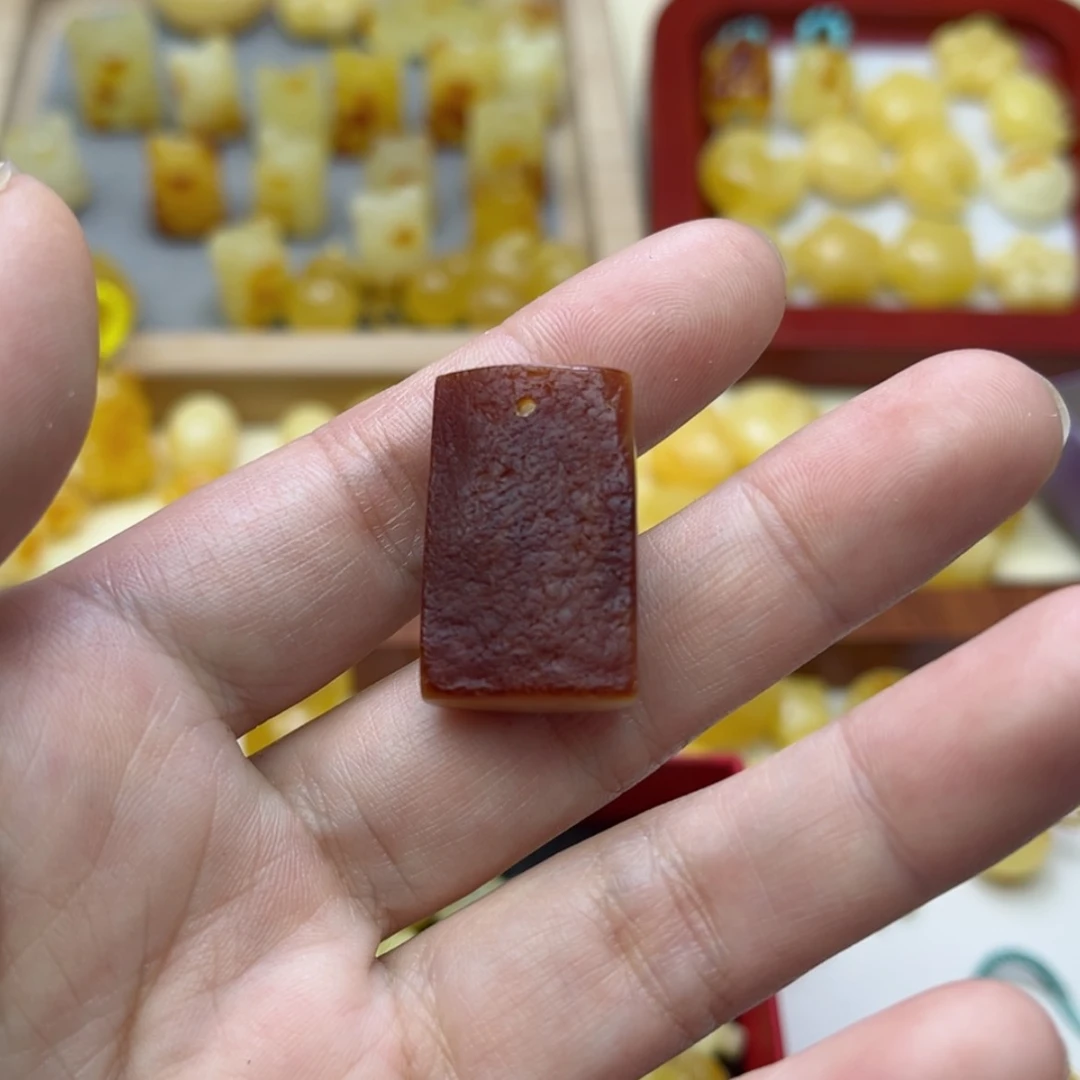 【闪购商品】蜜蜡裸石未镶嵌配饰