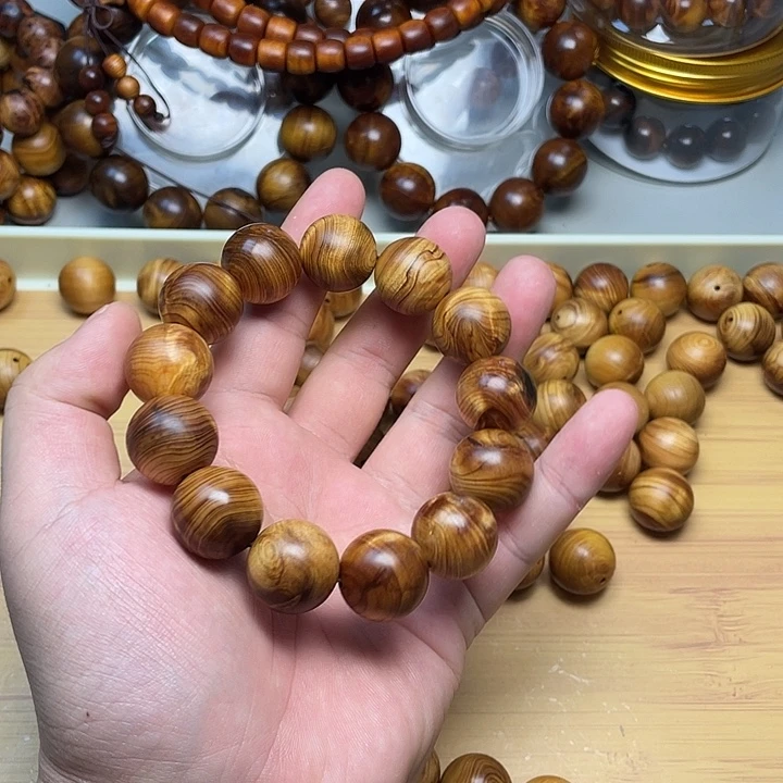 柏木（崖柏）太行崖柏1.8黑金闪碳化瑕疵 介意勿拍