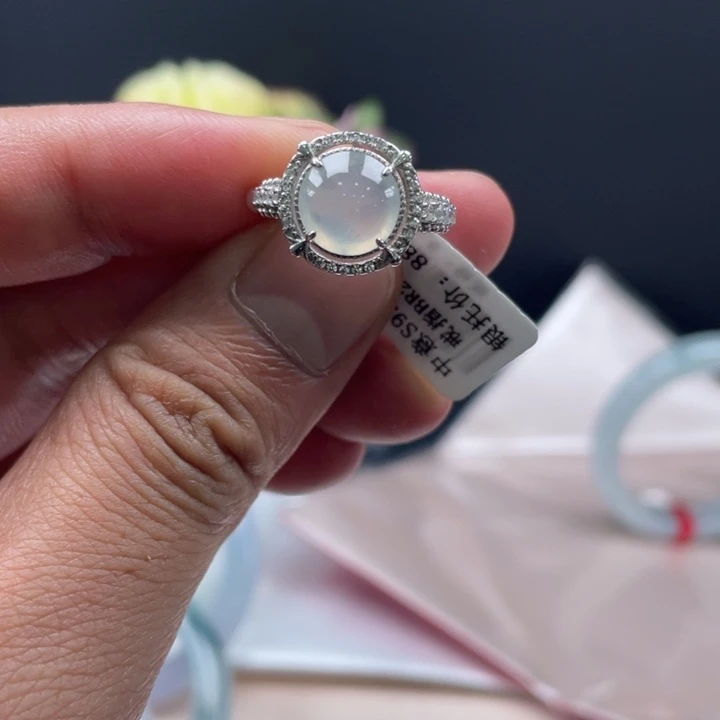 足银镶嵌戒指翡翠