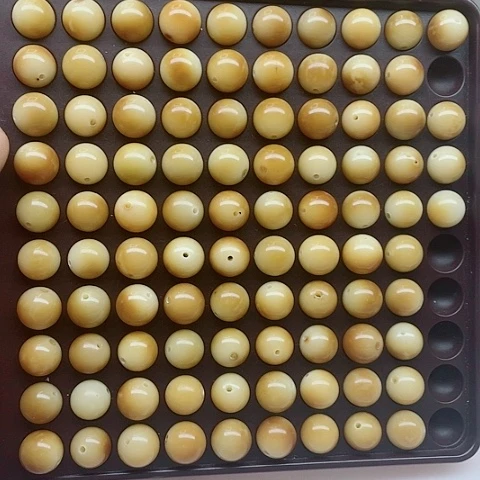 白玉菩提吊坠13/13.7微瑕焦糖圆90颗