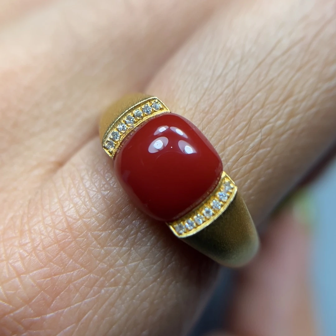 南红玛瑙辣椒红戒指18K金镶嵌