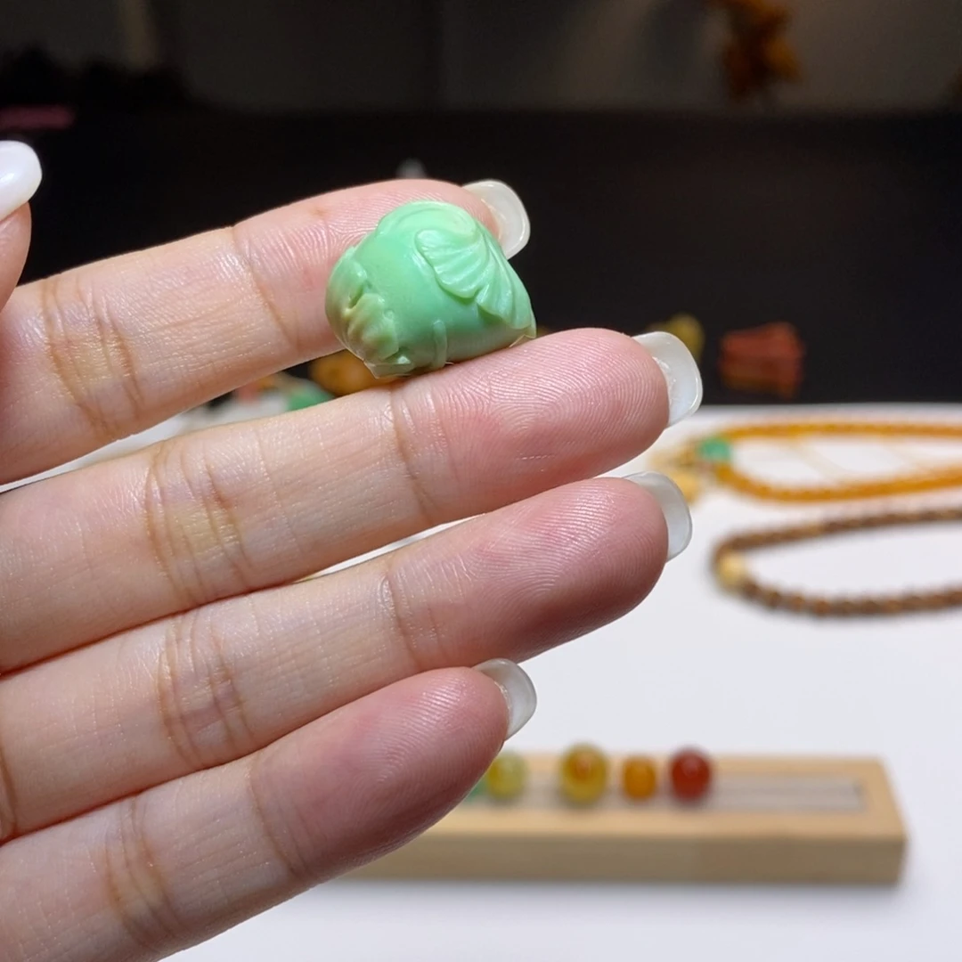 未镶嵌石英质玉（缅黄）珠宝奇石银杏