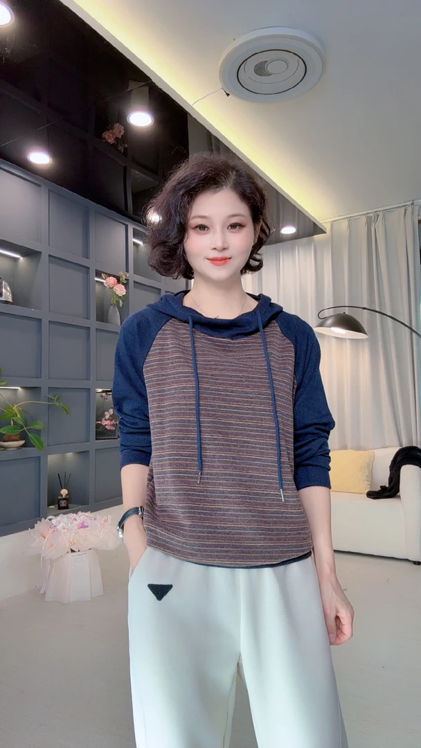 秋季新款洋气复古慵懒条纹长袖卫衣女减龄宽松气质连帽上衣9120