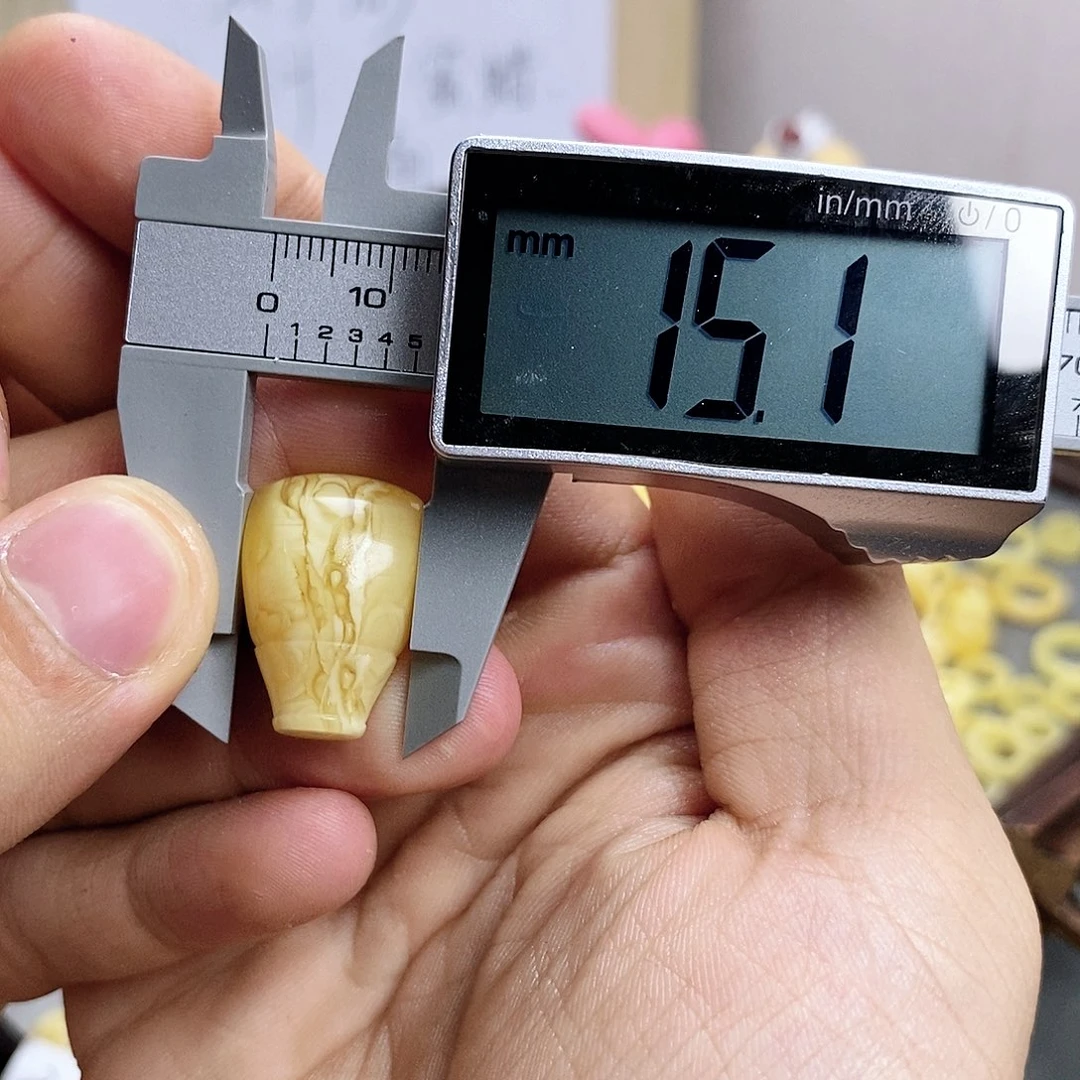 未镶嵌吊坠(不含链)蜜蜡