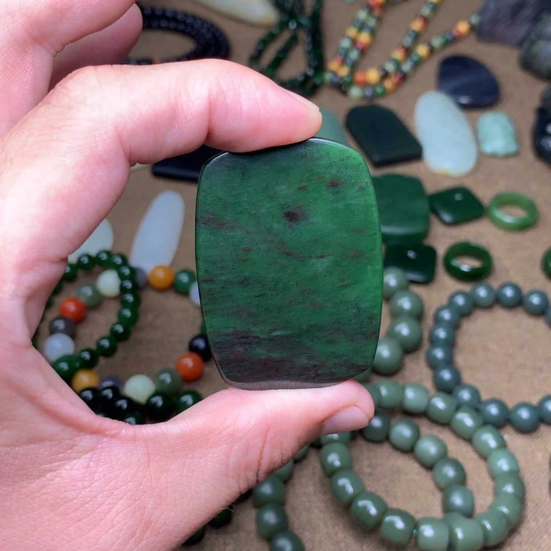 和田玉未镶嵌颈饰夜*