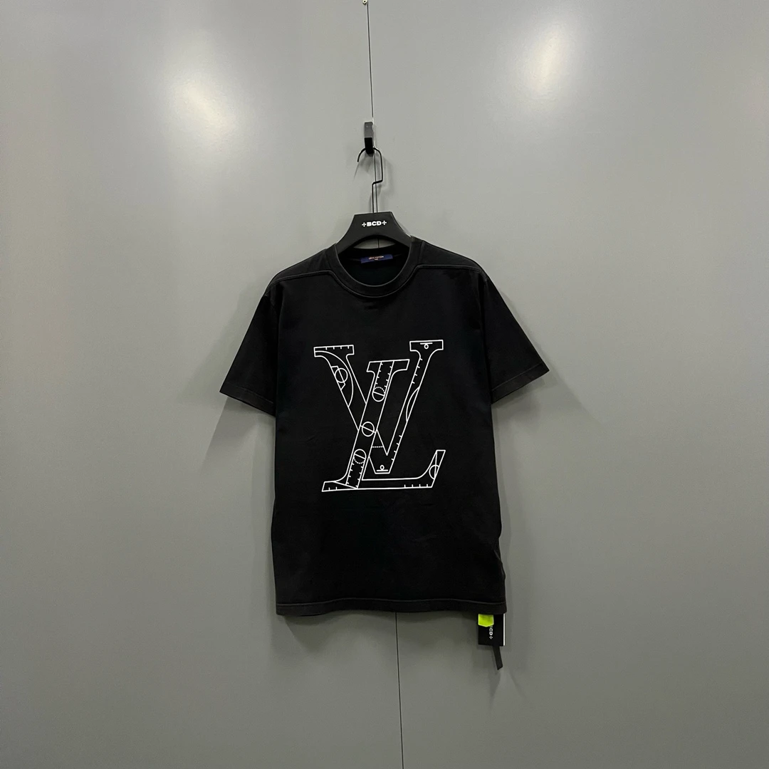99新 LouisVuitton/路易威登 (ll) 黑色经典印花短袖 M码/610150