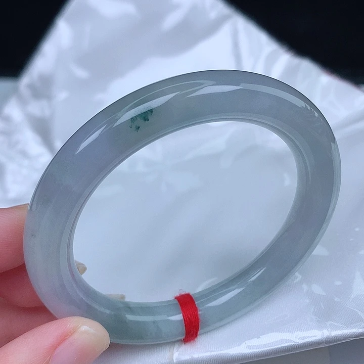 未镶嵌手镯（圆镯）翡翠天然