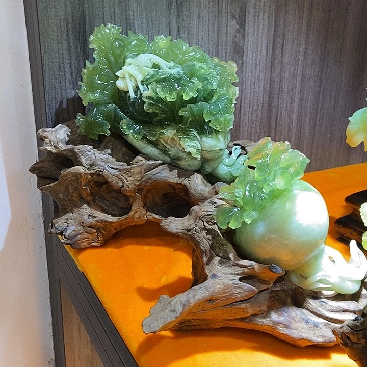 蛇纹石玉摆件合金衡