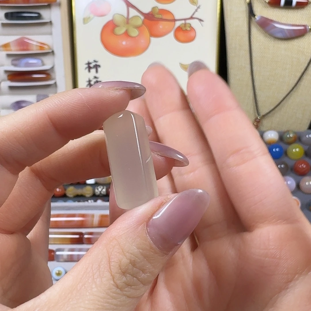 随***缘玛瑙/玉髓未镶嵌颈饰