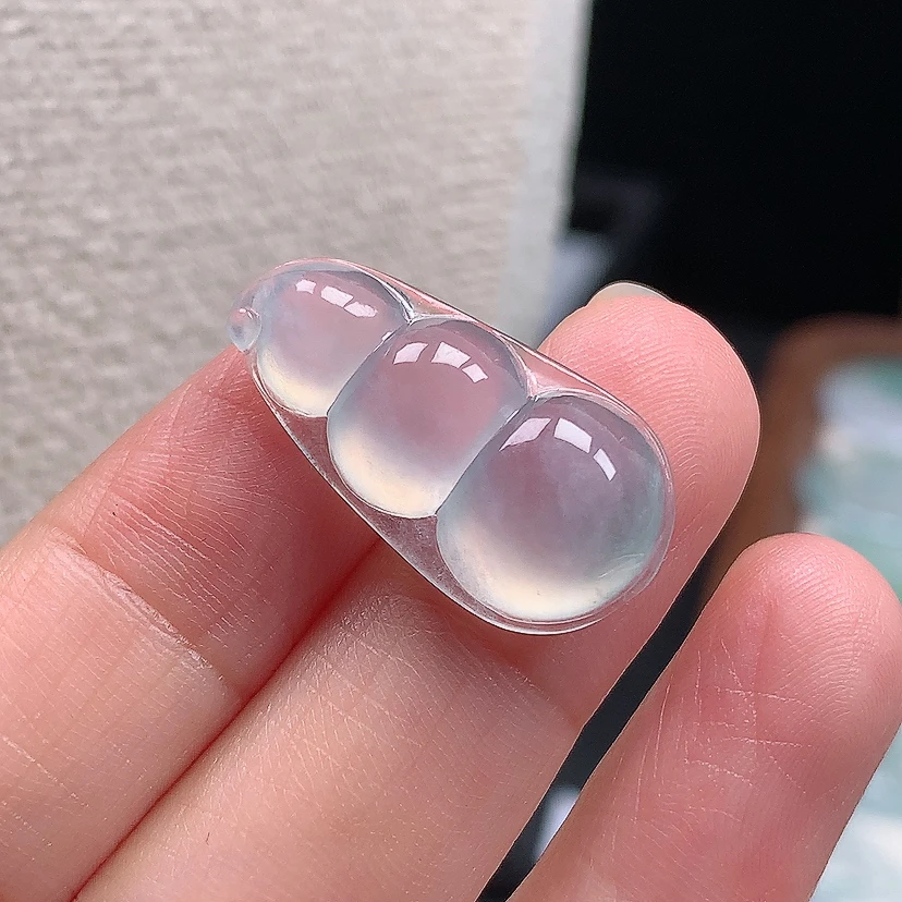 缅甸天然翡翠A货玉石高冰福豆吊坠饰品百搭24.4*12.9*6.1mm