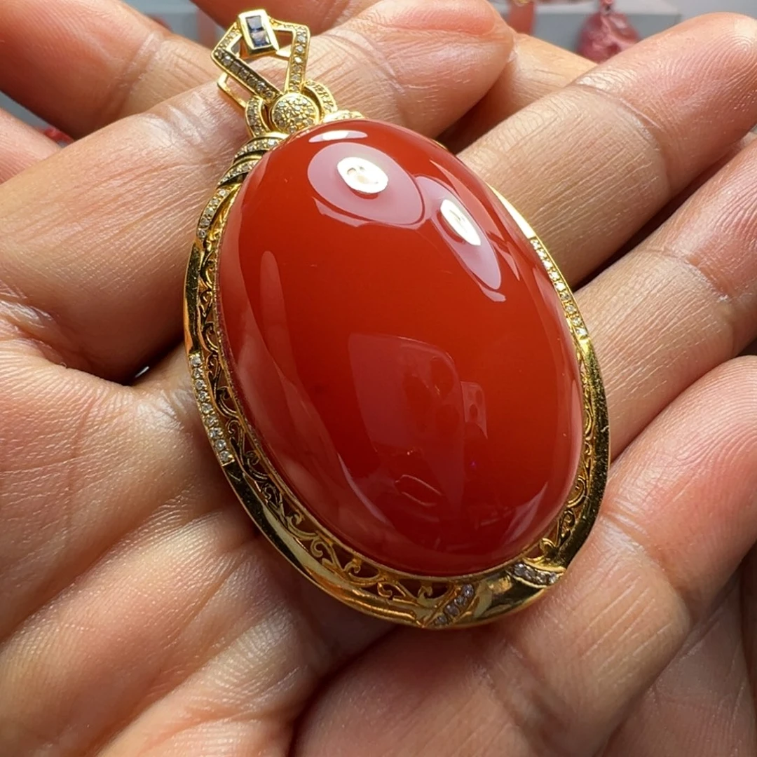 南红玛瑙天然原矿吊坠18K金镶嵌?***姐