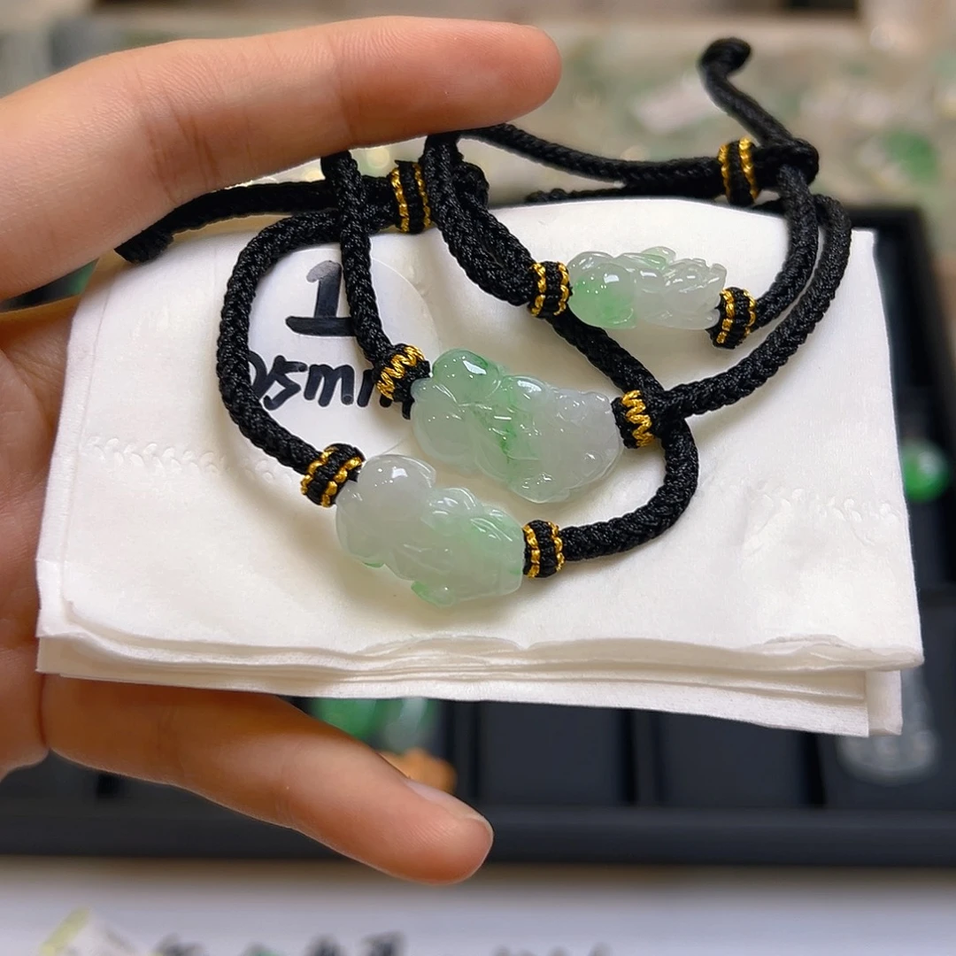 翡翠未镶嵌吊坠(不含链)多样性发一件