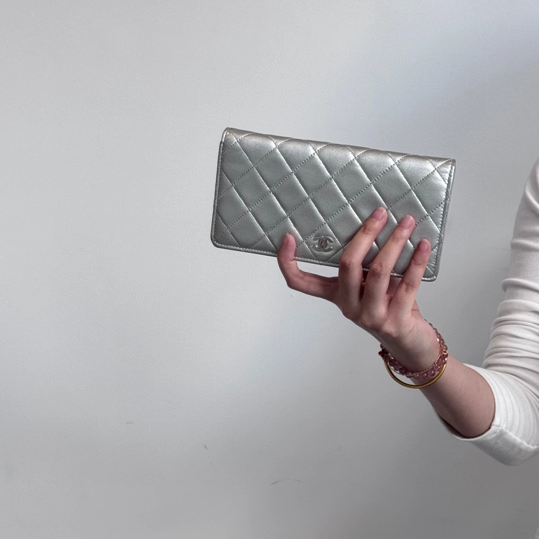 95新 Chanel/香奈儿 chanel银色银标长钱包