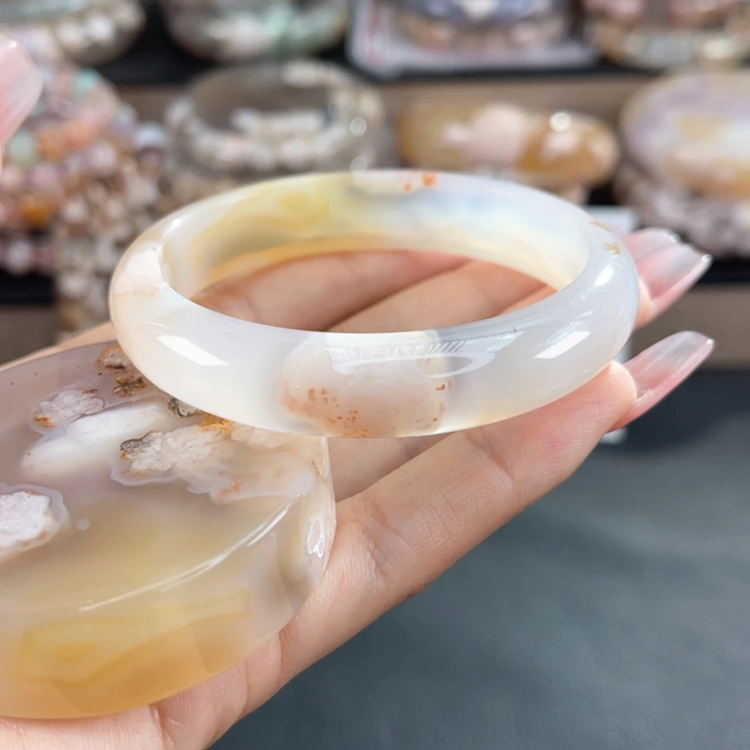 石英质玉未镶嵌手镯56