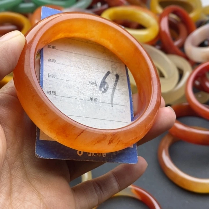 未镶嵌手镯石英质玉