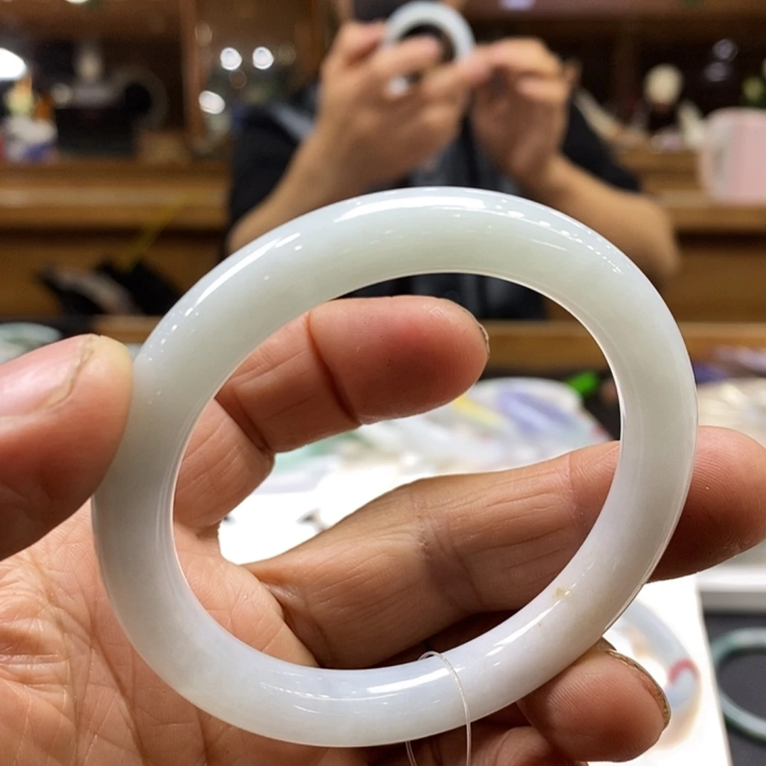 翡翠未镶嵌手镯翡翠手镯54、卡9