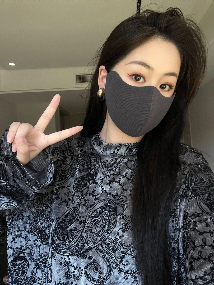 新款澳绒保暖口罩秋冬季女高颜值显脸小骑行防寒防风透气防晒面罩