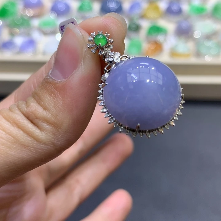 翡翠颈饰18K金镶嵌翡翠