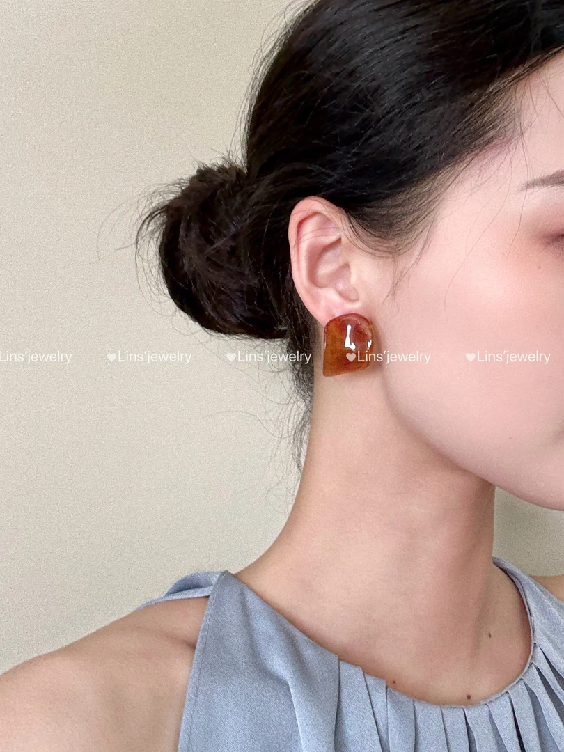 铜合金树脂耳饰 清凉感虾片渲染色耳钉~休闲轻巧上耳无压力