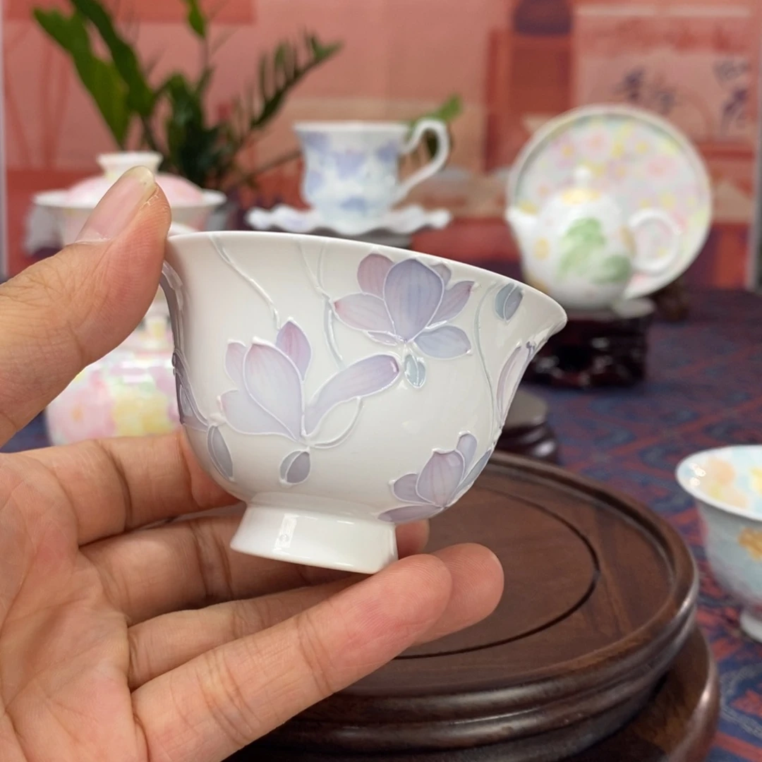 玉兰花釉下品茗杯