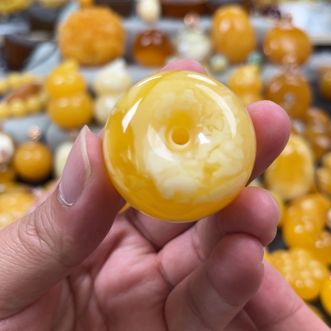 蜜蜡未镶嵌珠宝奇石