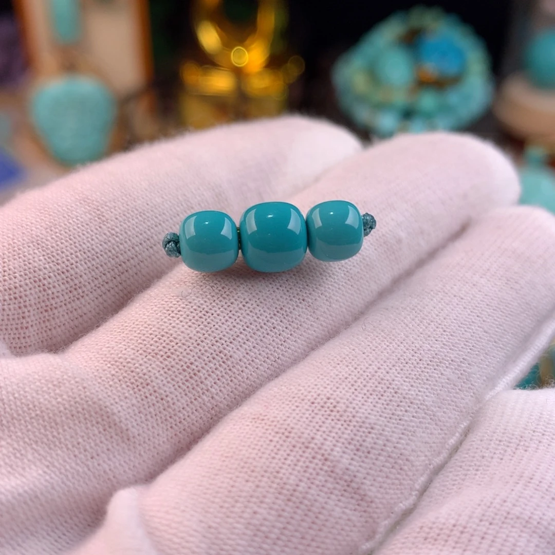 绿松石未镶嵌三连珠卡7.5