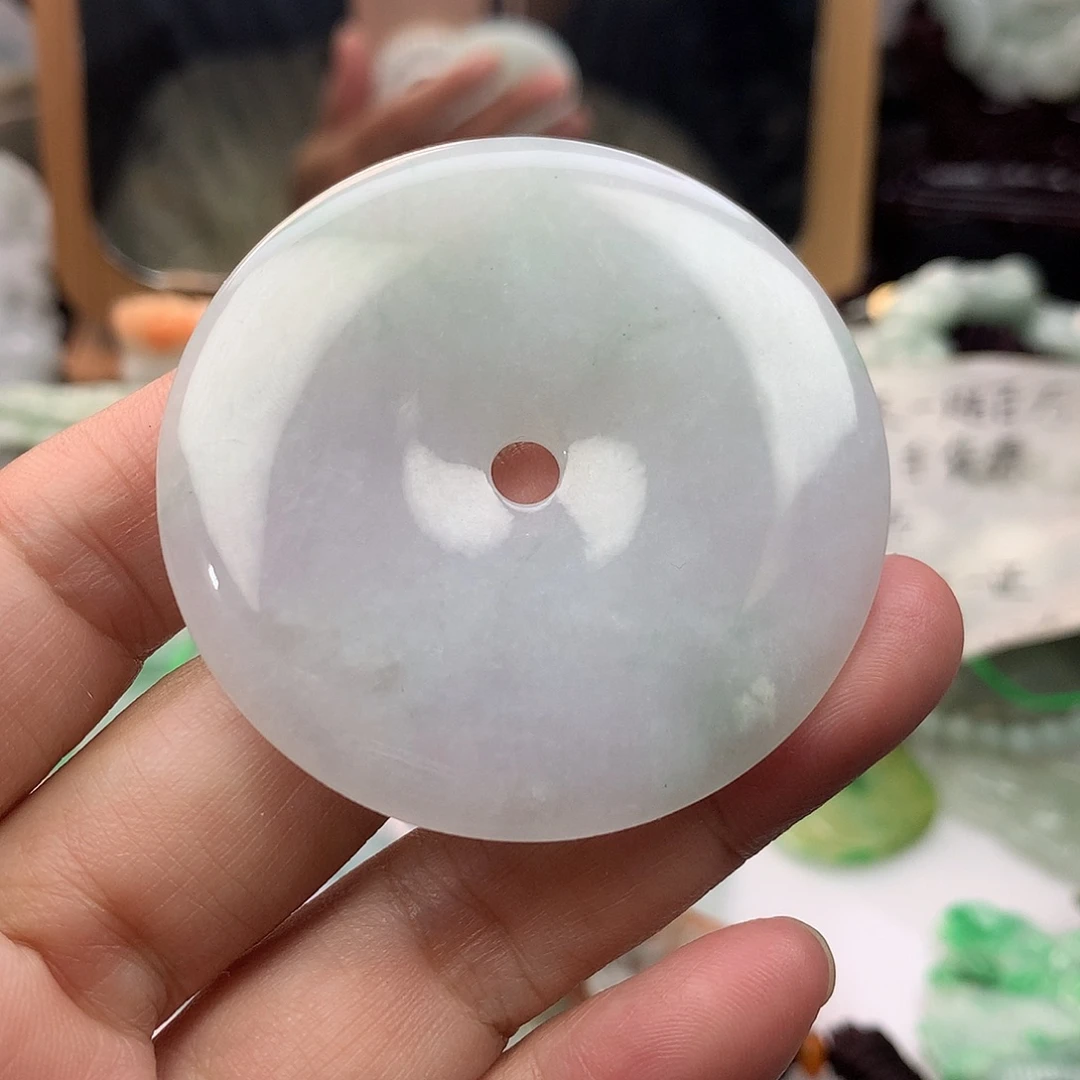 翡翠未镶嵌颈饰一