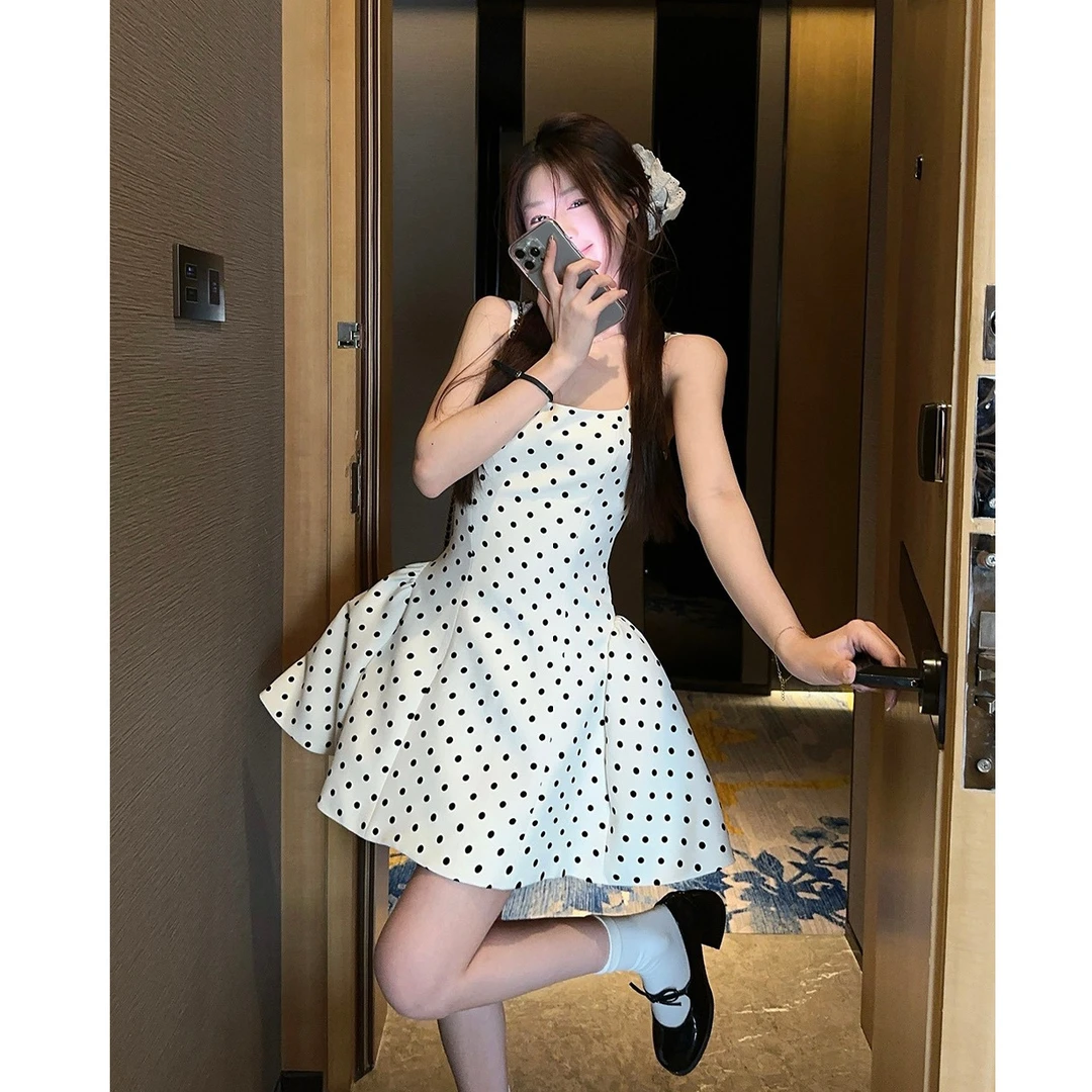 虞书欣jennie同款法式辣妹波点方领高腰收腰连衣裙气质吊带短裙子
