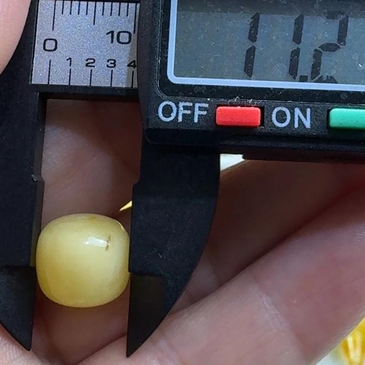 未镶嵌琥珀裸石25杂