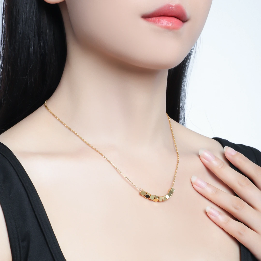 钛钢项链 简约18K真金电镀小方糖项链青岛轻奢时尚小众复古锁
