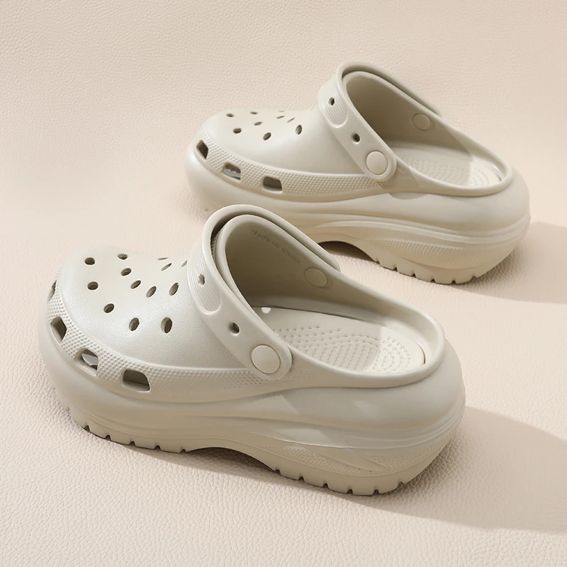 厚底光轮洞洞鞋女夏季2025新款小个子防滑增高踩屎感时尚沙滩凉拖