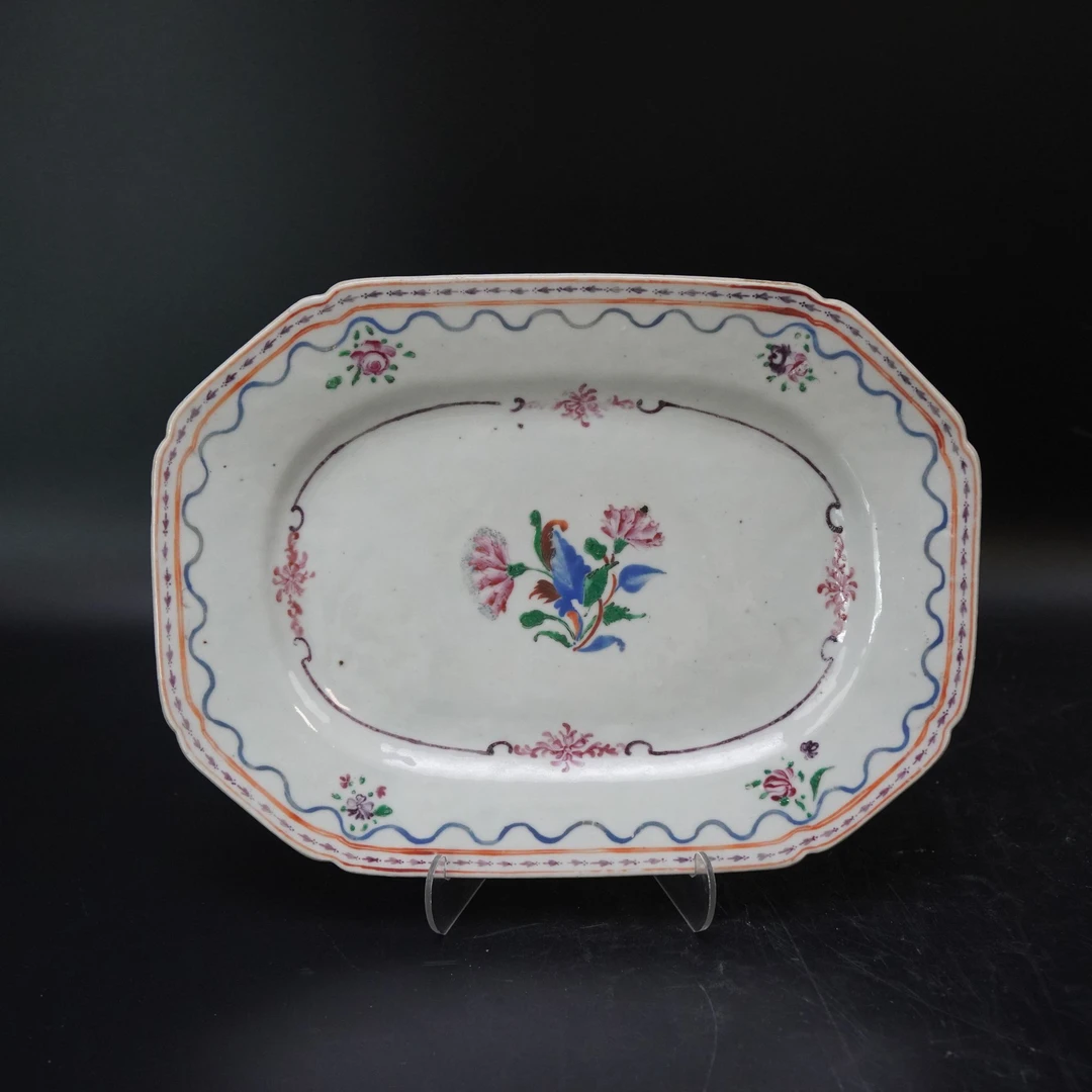 A0209 清中期粉彩花卉纹盘 长29cm