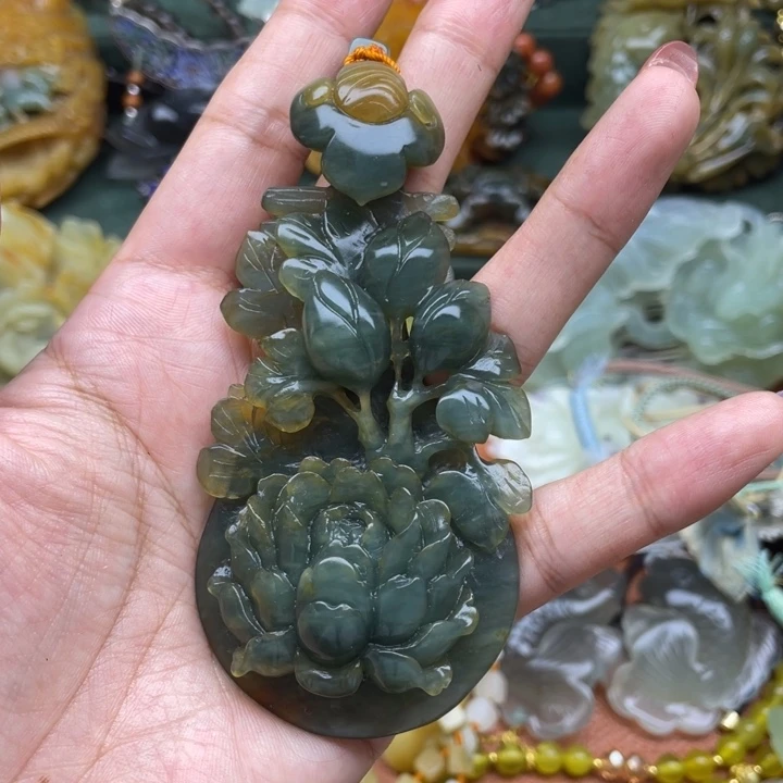 蛇纹石玉未镶嵌吊坠