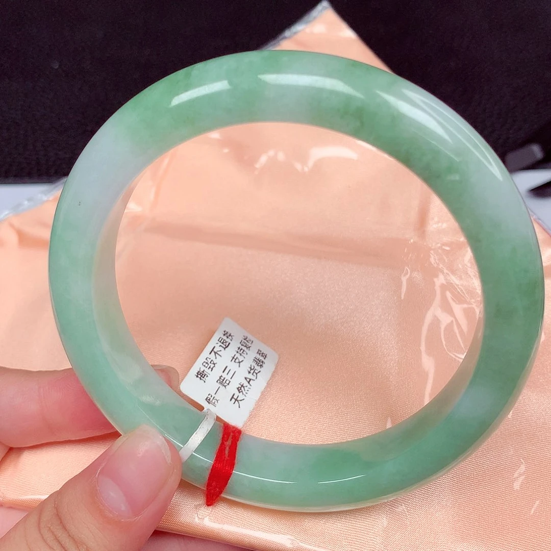 翡翠手镯未镶嵌正圈65.66
