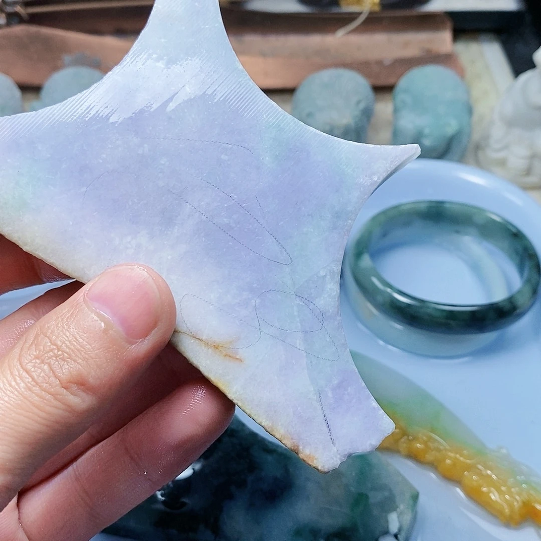 释***行翡翠未镶嵌颈饰6888